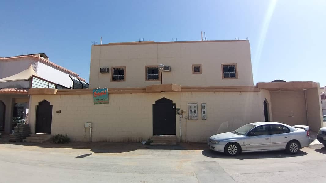 For sale a one-floor villa and two apartments in Al Dar Al Baida, South Riyadh