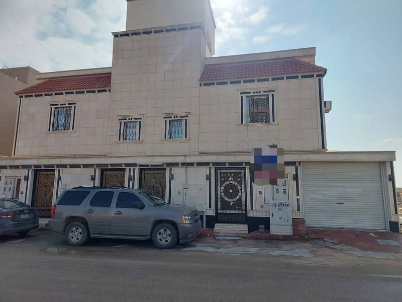دور ارضي للبيع في حي العزيزية , جنوب الرياض