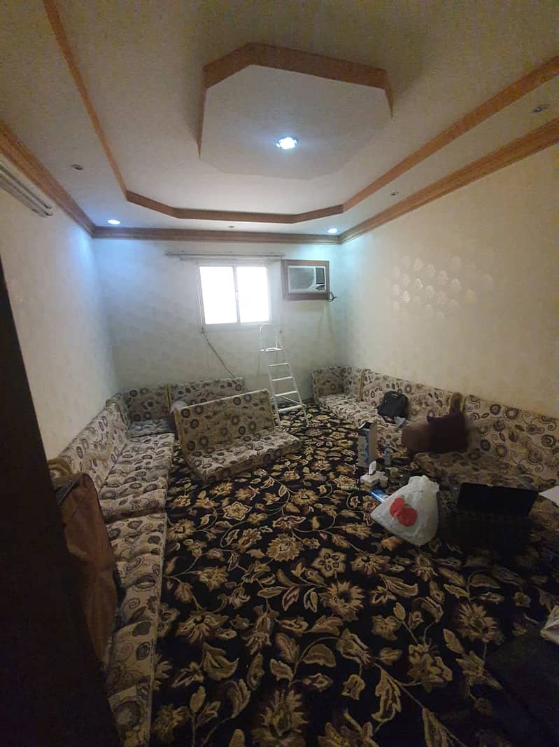 Used but clean apartment for sale in Al Dar Al Baida, South of Riyadh