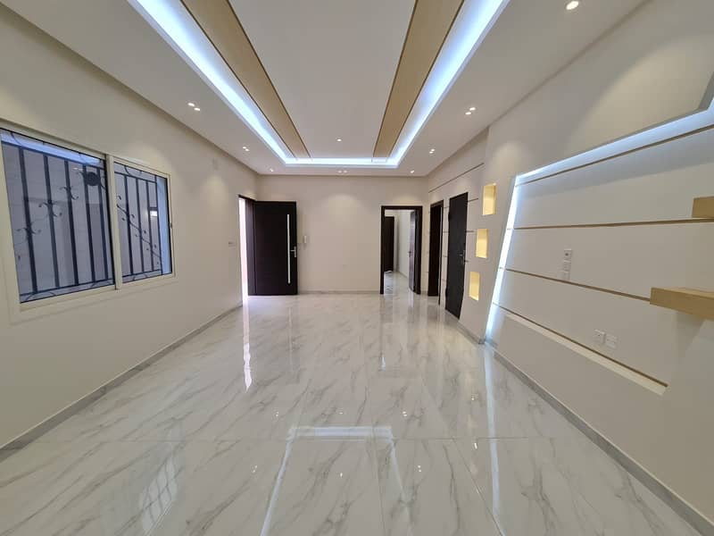 Villa floor and 3 apartments for sale in Al Dar Al Baida district, south of Riyadh