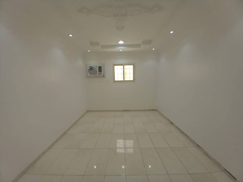 شقة دور ثاني للبيع في حي الدار البيضاء، جنوب الرياض