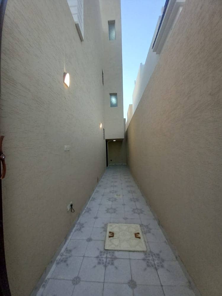 Upper floor for sale in Al Dar Al Baida, south of Riyadh