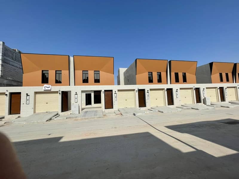 Floor villa for sale, internal staircase, east of Riyadh, Al-Mounsiyah neighborhood