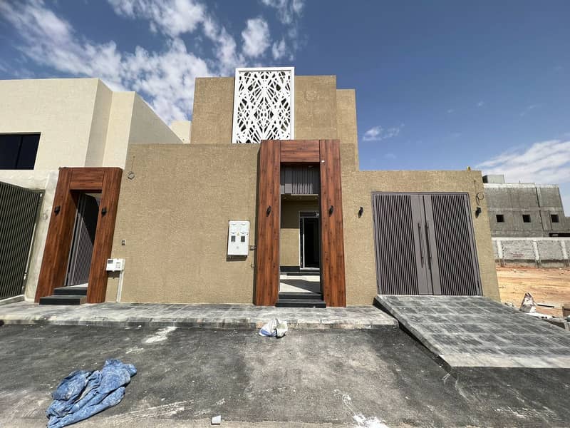 Interior staircase villa and apartment for sale in Al Munsiyah, East Riyadh