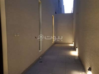 3 Bedroom Floor for Sale in Riyadh, Riyadh Region - Floor in Riyadh，East Riyadh，Al Munsiyah 3 bedrooms 1200000 SAR - 87538342