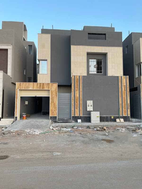 Villa with internal stairs and an apartment for sale in Al Rimal, East Riyadh
