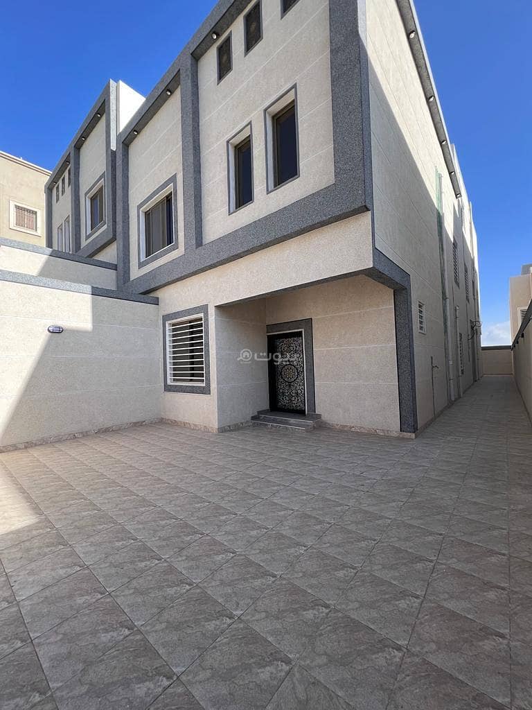Connected Villa + Annex For Sale In Al Sharafiyah, Abha