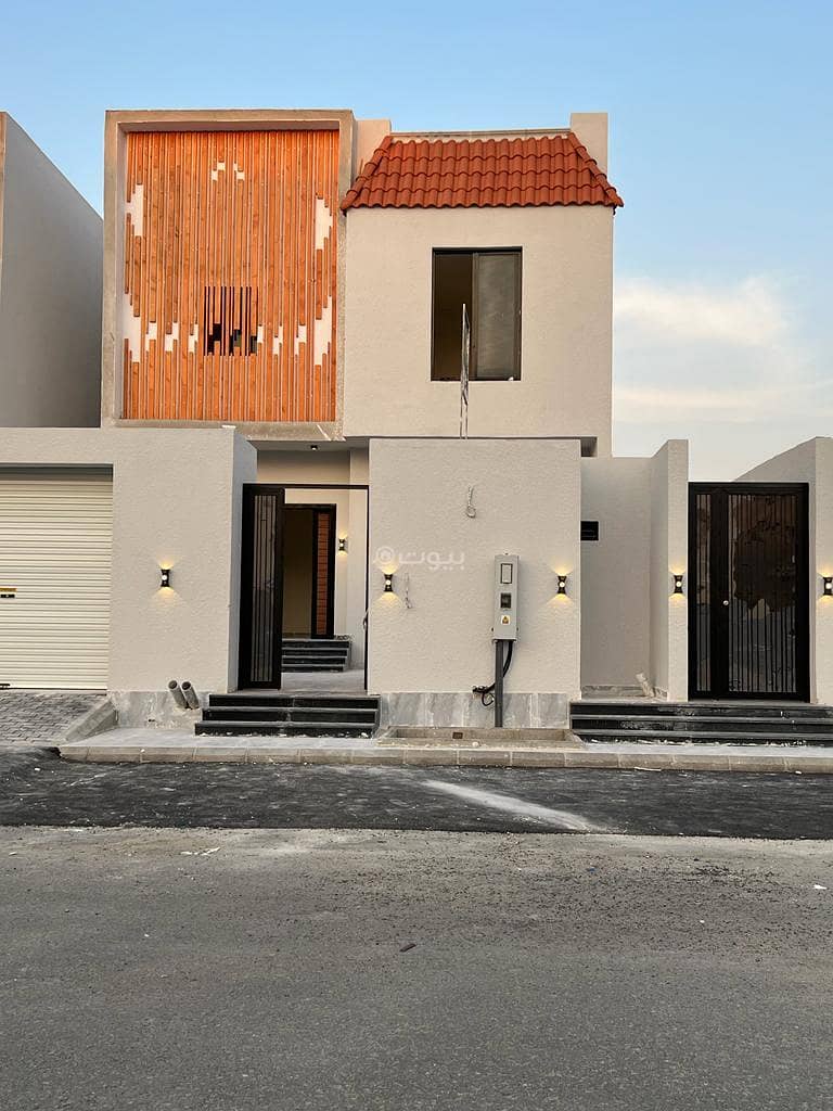 Detached Villa + Two Apartments For Sale In Riyadh, North Jeddah