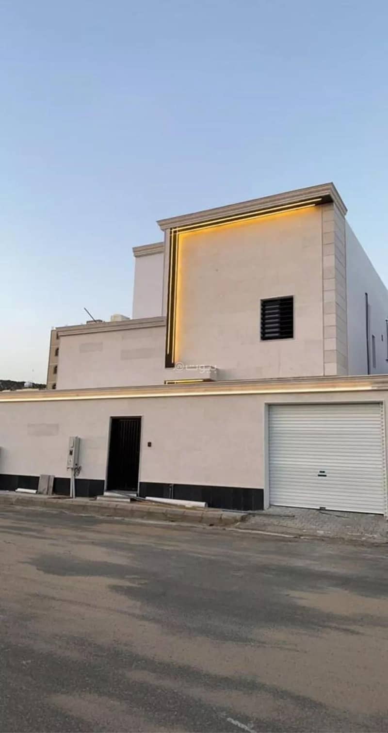 Villa for sale on Al-Saeerah Street in Jabrah - Waset district, Taif | 266 sqm