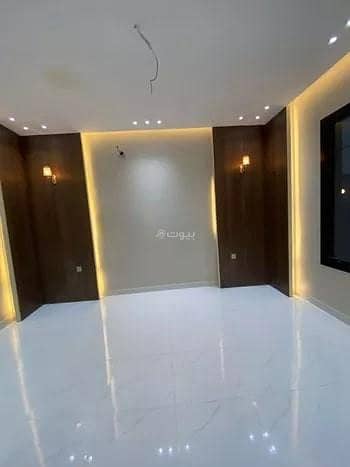 6 Bedroom Villa for Sale in Jeddah, Western Region - Villa for sale on Ghubaira Street in Al Frosyah District, south of Jeddah | 300 sqm