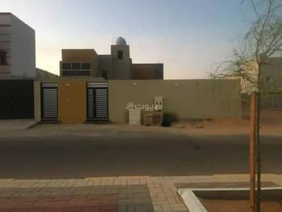4 Bedroom Villa for Sale in Sakaka, Al Jawf Region - villa for sale on Raad Street in Qara District, Sakaka | 754m2