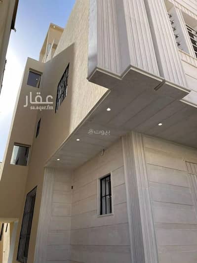 فیلا 5 غرف نوم للبيع في أبها، منطقة عسير - فيلا للبيع على شارع عبدالله بن الشرف بحي العريجاء، غرب الرياض | 200م2