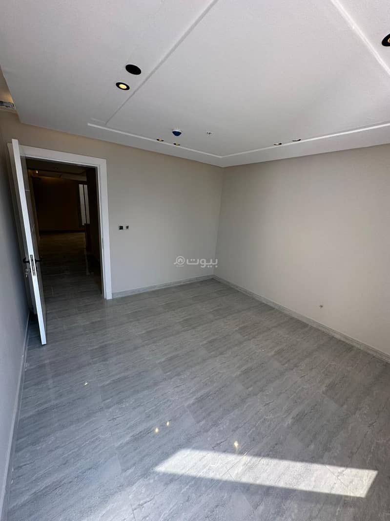 Apartment with annex for sale in Al Qaisumah Street Al Hamra District Al Khobar