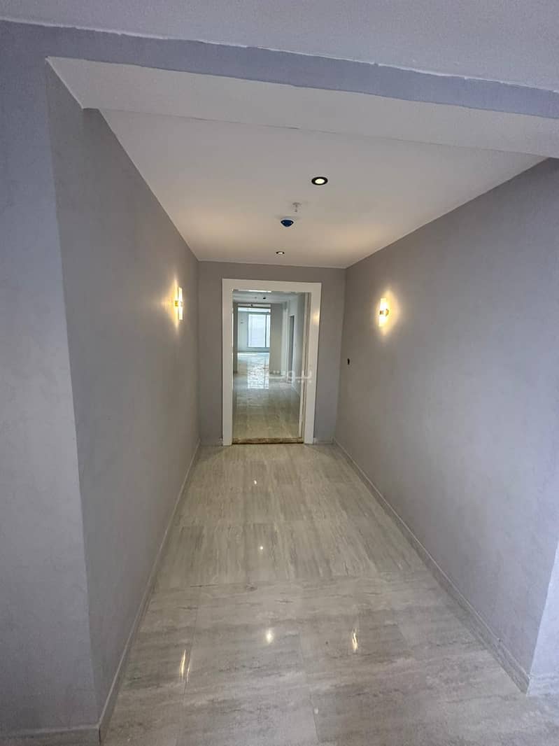 Apartment with annex for sale in Madayn Saleh Street Al-Hamra District Al Khobar