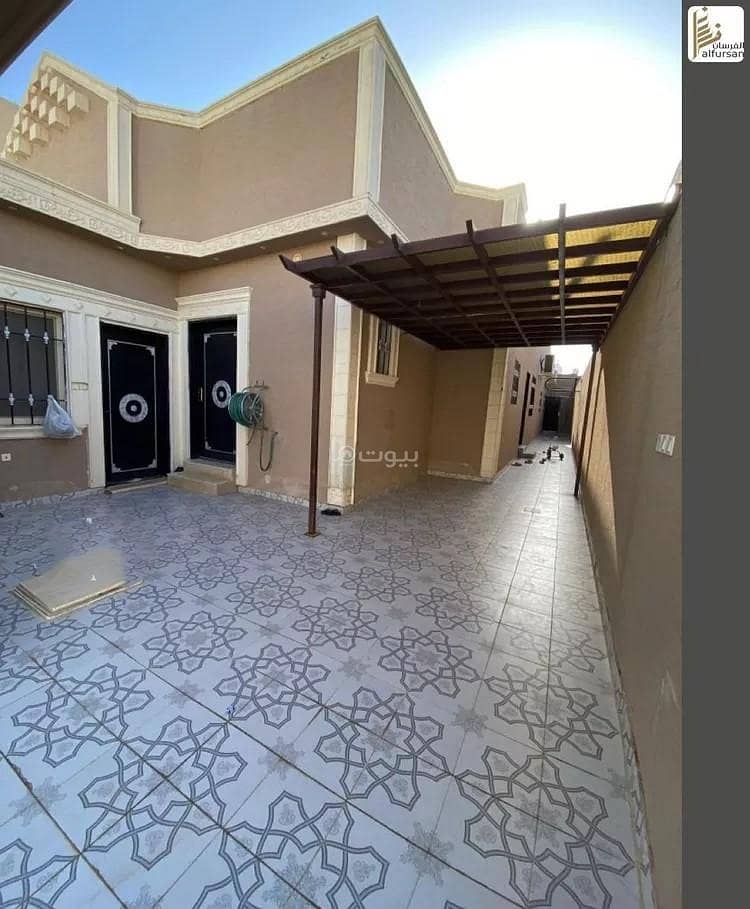 7 Room Floor For Sale in Tawiq, Riyadh