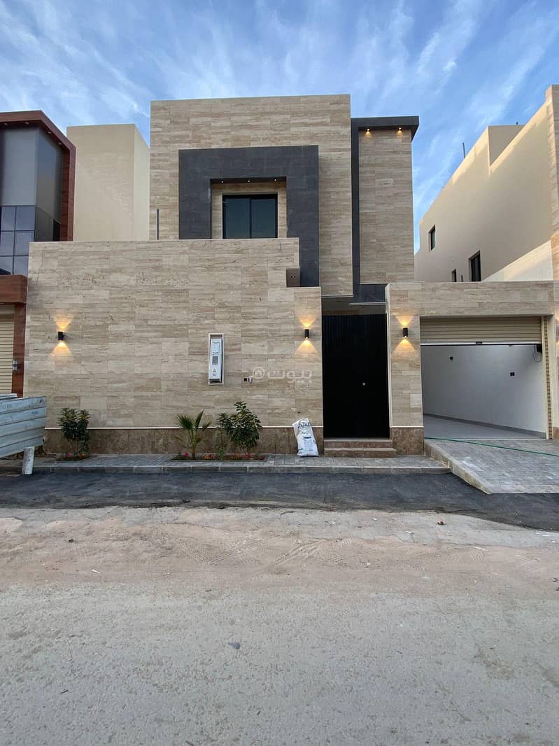 Modern Internal Staircase Villa For Sale In Al Munsiyah, East Riyadh
