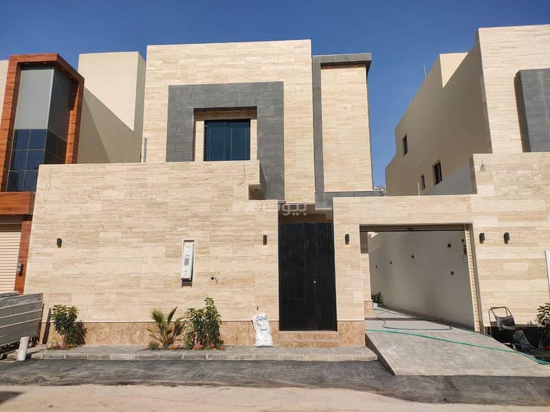 Modern Internal Staircase Villa For Sale In Al Munsiyah, East Riyadh