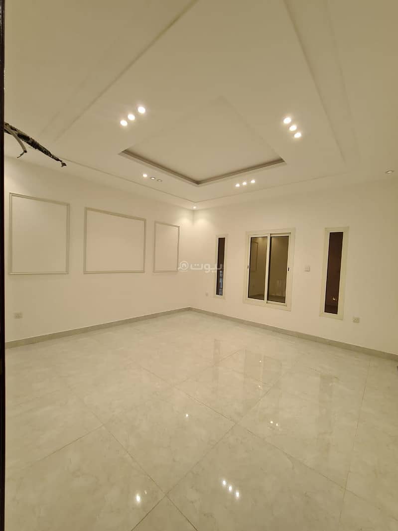 Apartment for sale in Al-Suwari district, Al-Fal 5 plan, 5 rooms, area 232