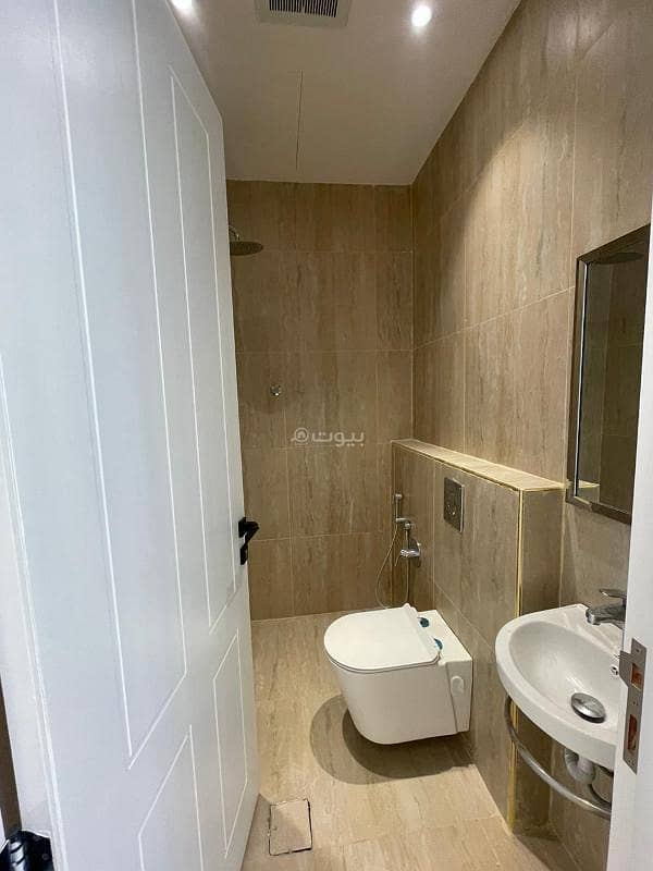 Apartment for sale in Al-Qadisiyah 125 square meters with a private roof 160 square meters, Riyadh