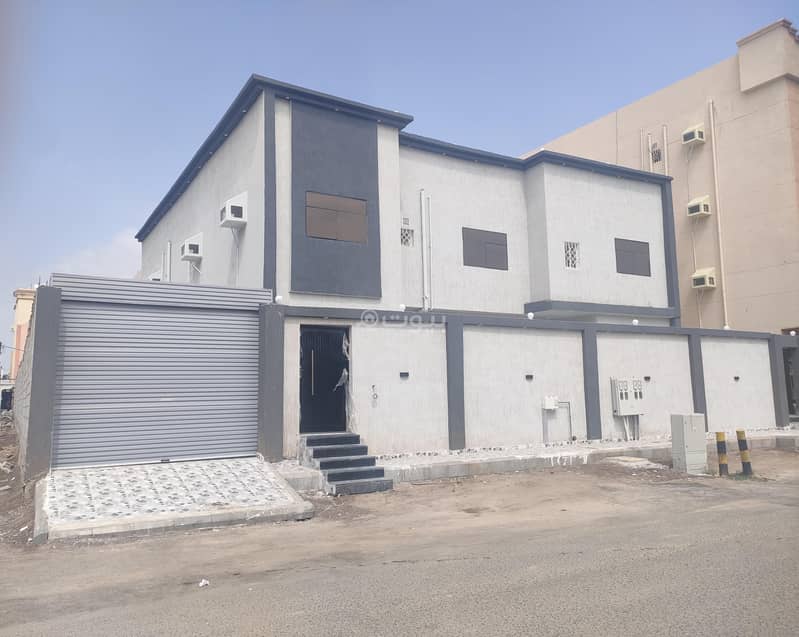 Separate villa + two apartments for sale in Al Safa, Jazan