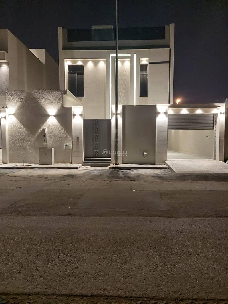 Separate villa + annex for sale in Al Munsiyah, East Riyadh