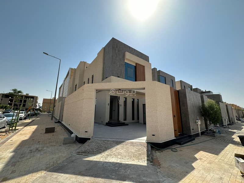Detached 3 Floors Villa For Sale In Al Falah, North Riyadh