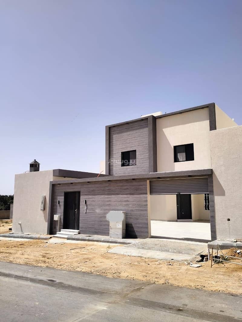 Separate villa 3 floors, internal staircase - Buraydah, Al-Qaa Al-Bared neighborhood.