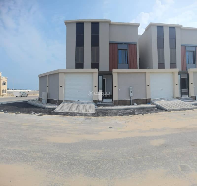 Separate villa with two floors attached to an internal staircase - Al Khobar, Al Lulu District