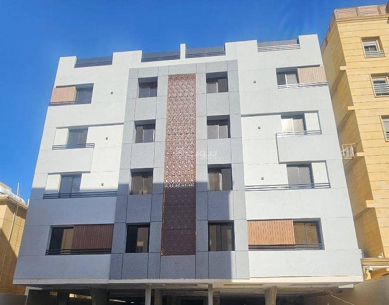 4-room apartment in Al Salamah neighborhood, front with two entrances, new and ready to live in directly from the owner