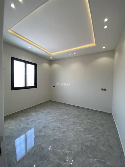 5 Bedroom Villa for Sale in Riyadh, Riyadh Region - Internal staircase villa with apartment for sale in Al Munsiyah, East Riyadh
