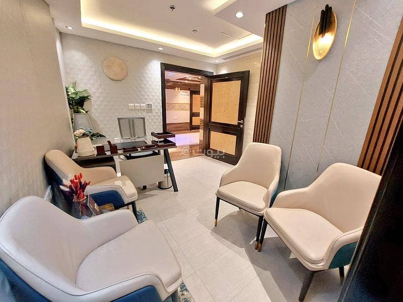 3 غرفة مكتب للإيجار في شارع الملك فهد، العليا، الرياض