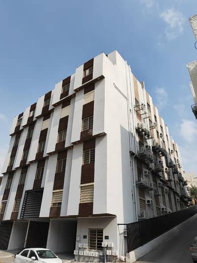 فلیٹ 5 غرف نوم للبيع في مكه المكرمه، مكة المكرمة - شقة ركنية مع سطح بلكون في بطحاء قريش 5 غرف