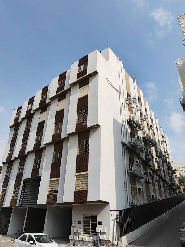 Corner apartment with a balcony terrace in Bat'ha Quraish 5 rooms