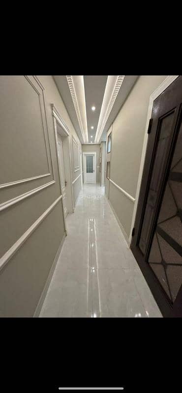 8-Room Floor for Sale in Al Shatee, Jazan