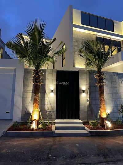 8 Bedroom Villa for Sale in Riyadh, Riyadh Region - 8-Room Villa For Sale on Ali Bin Omaira Street, Al Rafee, Riyadh