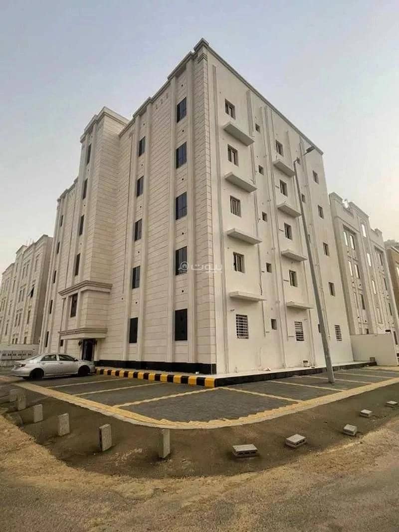 5 Room Apartment For Sale on Al Amir Mutab Street, Al Shati, Jazan