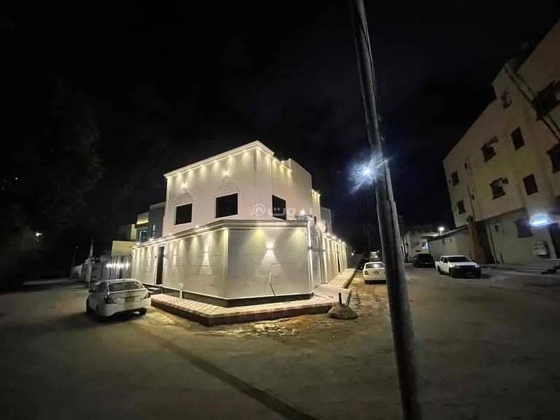 7 Room Villa For Sale in Al Taif, Makkah Region