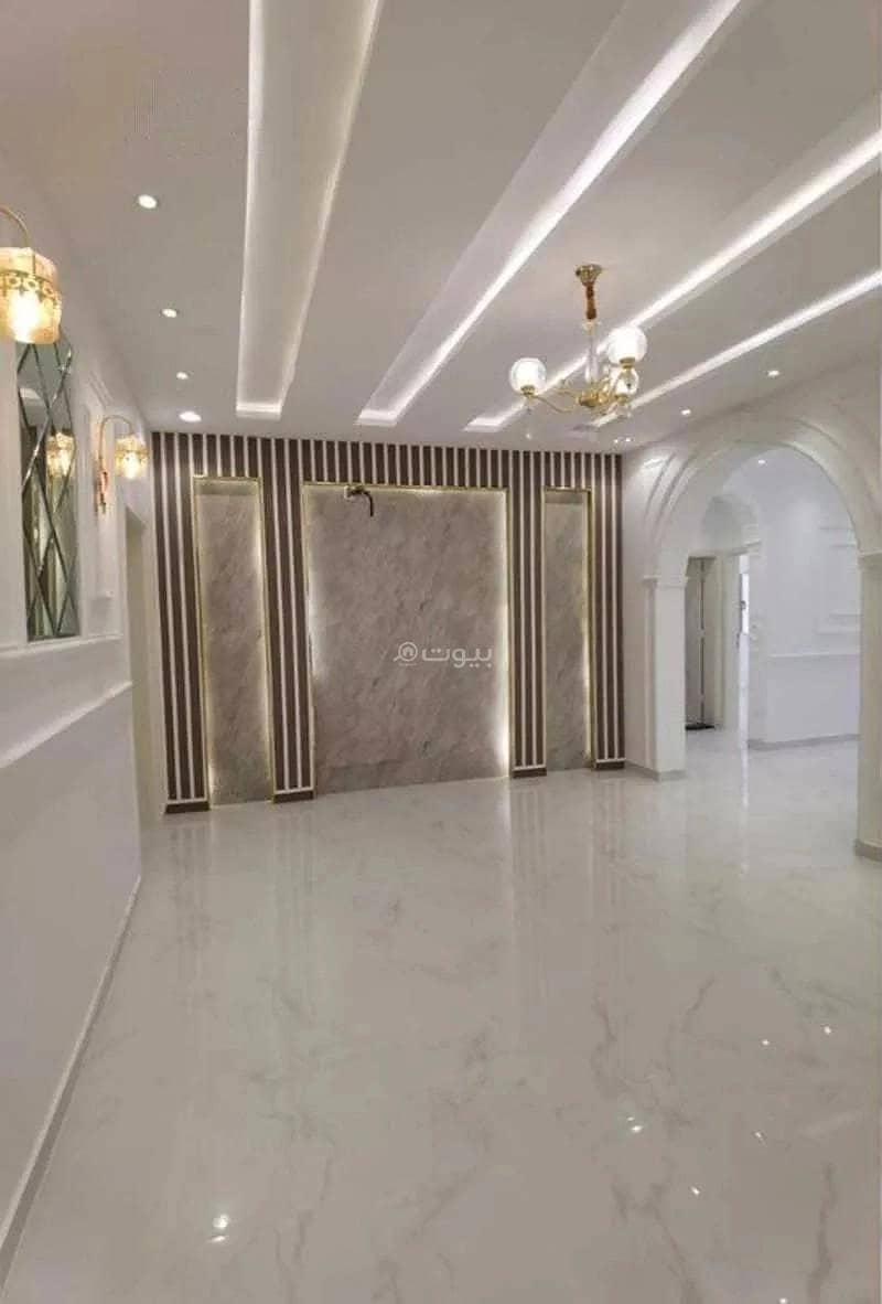 11-Room Villa for Sale in Al Taif