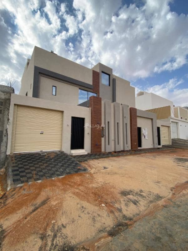 8-Room Villa For Sale in Al Jubailah, Riyadh