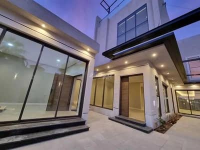 6 Bedroom Villa for Sale in Buraydah, Al Qassim Region - 6 Rooms Villa For Sale in An Nahdah, Buraydah