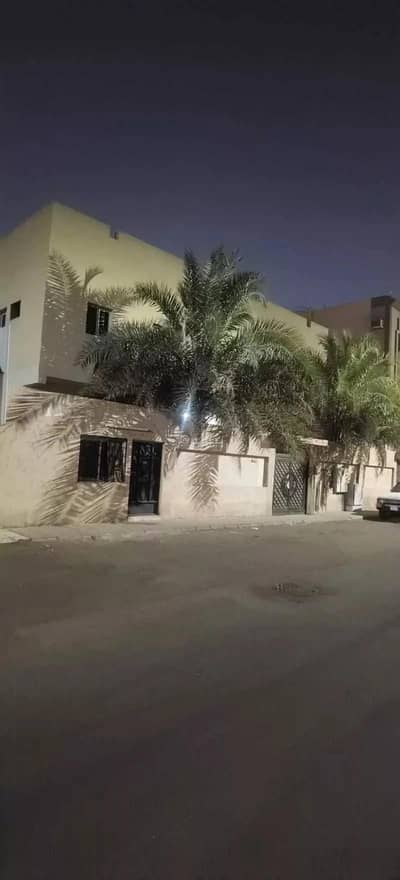 Residential Building for Sale in Madinah, Al Madinah Al Munawwarah - 10 Room Building For Sale in Al Khalidiyah, Al Madinah Al Munawwarah