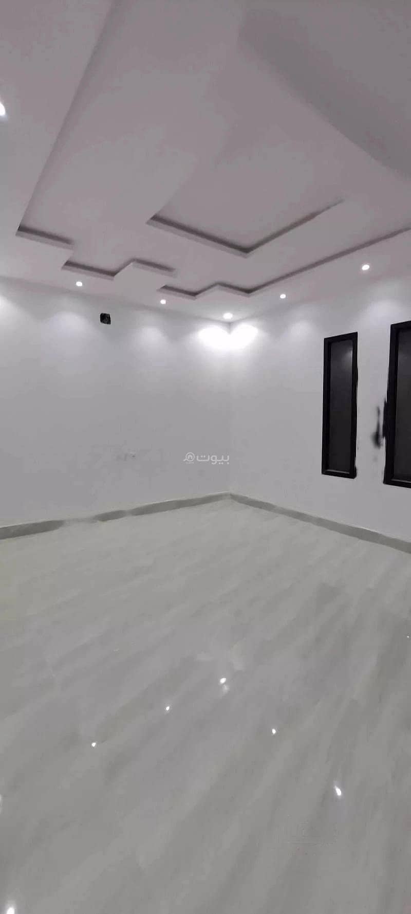 5-Rooms Dwelling For Sale 18 Street, Riyadh