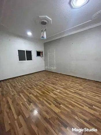 5 Room Floor For Rent, Al Yarmouk Street, Riyadh