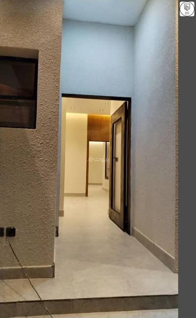 3 Bedroom Floor for Sale in Riyadh, Riyadh Region - 3 Rooms House For Sale | Abdulrahman Al Zafiri Street, Riyadh