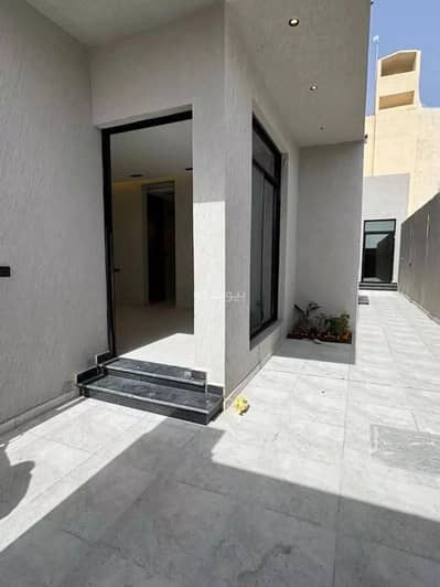 3 Bedroom Floor for Sale in Riyadh, Riyadh Region - 3 Rooms House For Sale Ali ibn Abi Bakr Street, Riyadh