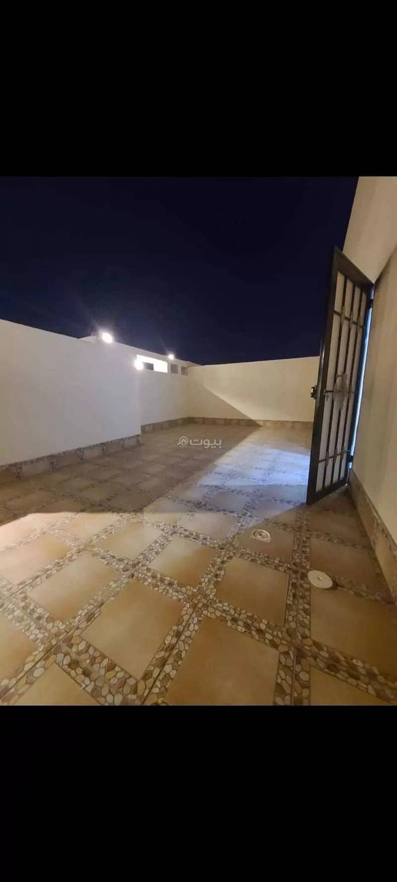 4 Bedroom Apartment For Sale on Al Tahlia Street, Jeddah