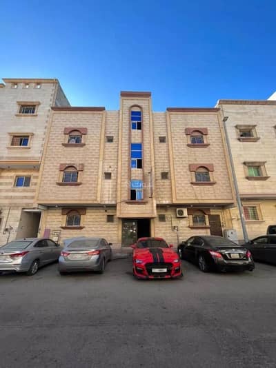 39 Bedroom Residential Building for Sale in Dammam, Eastern Region - 39-Room Residential Building For Sale on Al Khaleej Street, Dammam