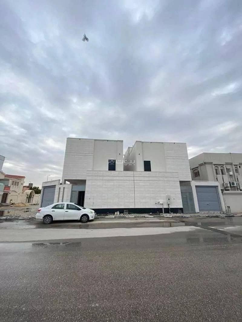 7 Room Villa For Sale in Badr, Dammam