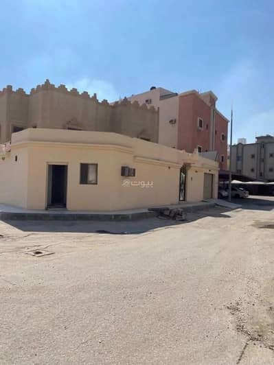 9 Bedroom Villa for Sale in Aldammam, Eastern - 9-Room Villa For Sale on Al Khobar - Salwa Al Saheli Road, Al-Dammam