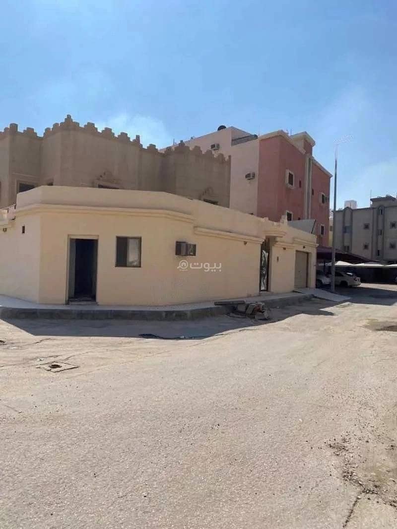 9-Room Villa For Sale on Al Khobar - Salwa Al Saheli Road, Al-Dammam